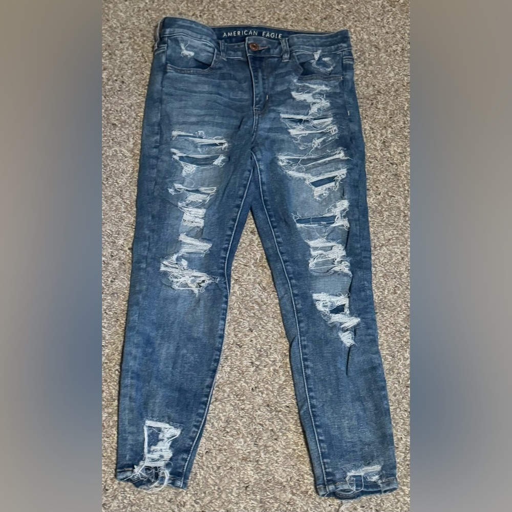 American Eagle Hi-Rise Light Wash Distressed Jegging